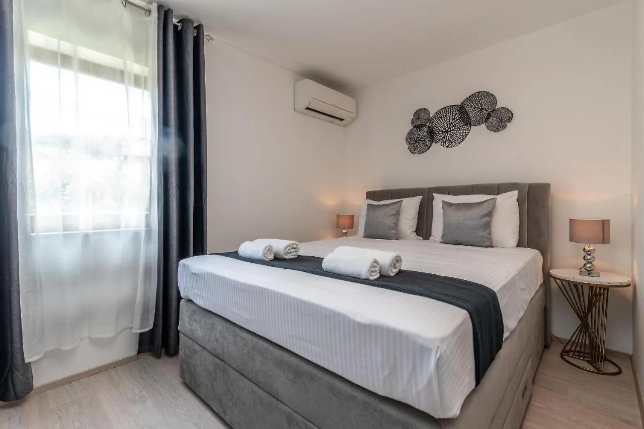 Apartments Bozan Trogir 0*,  Croatia