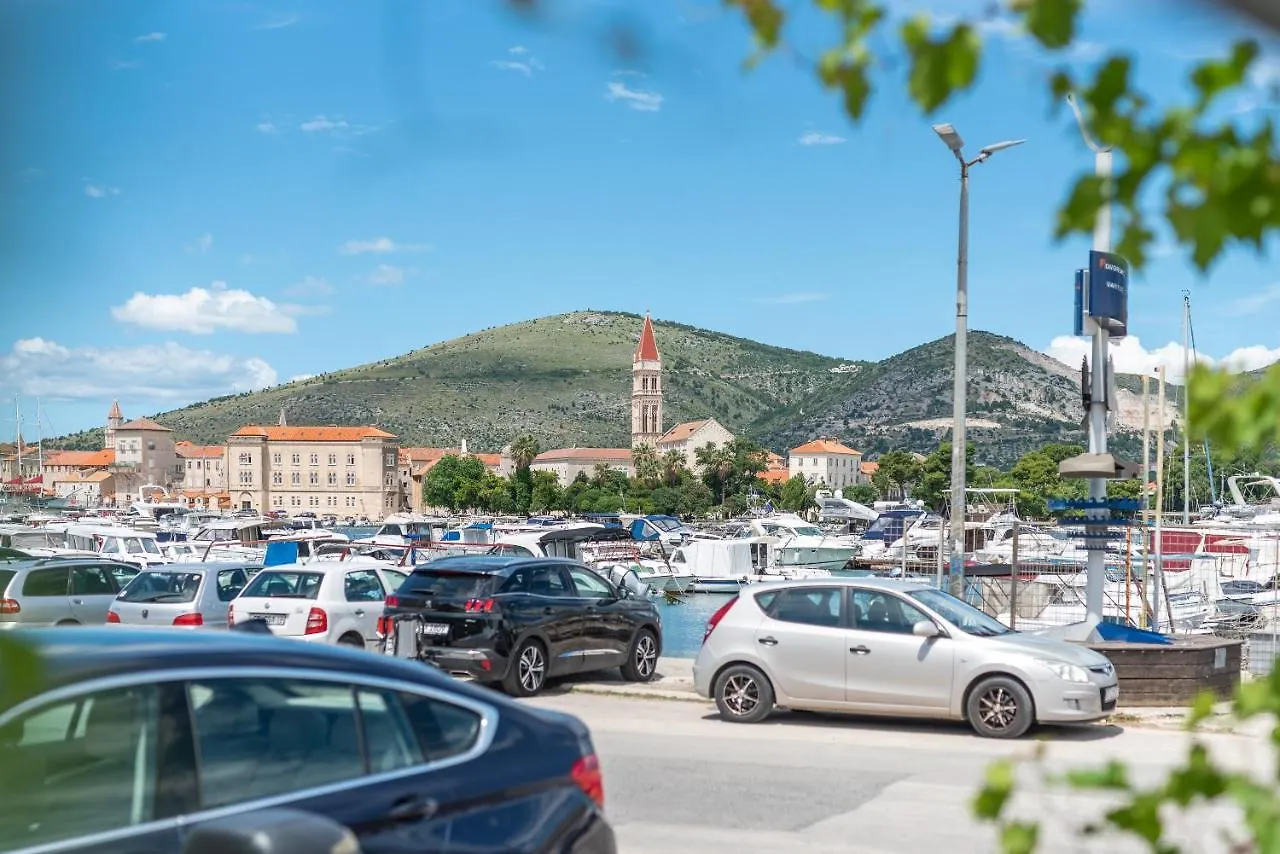 Apartments Bozan Trogir