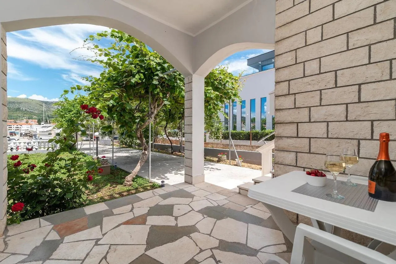Apartments Bozan Trogir
