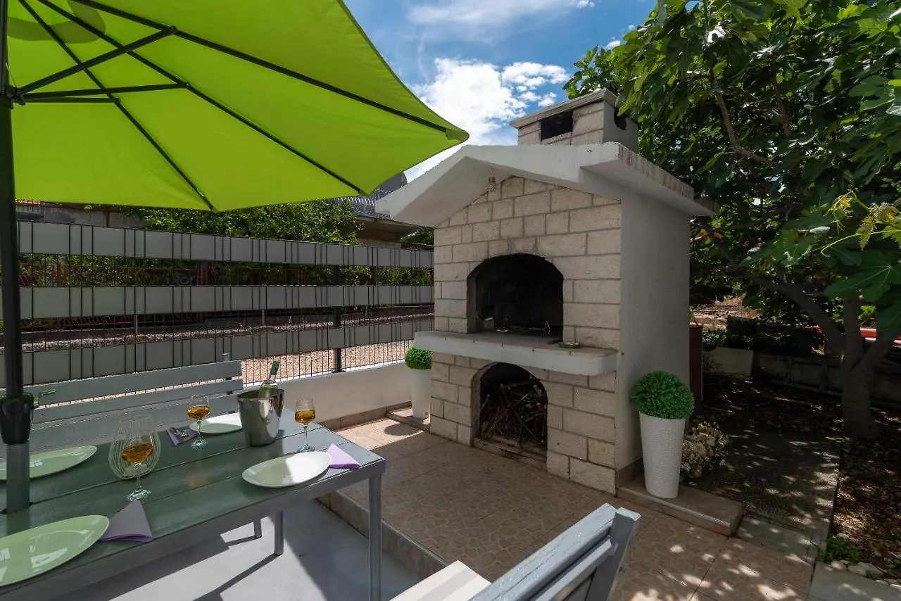 Apartments Bozan Trogir